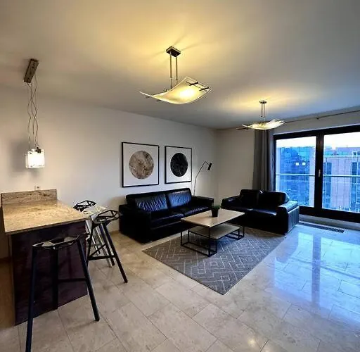 Krawiecka 3 - Center - 7 People - Private Parking Apartment Wroclaw